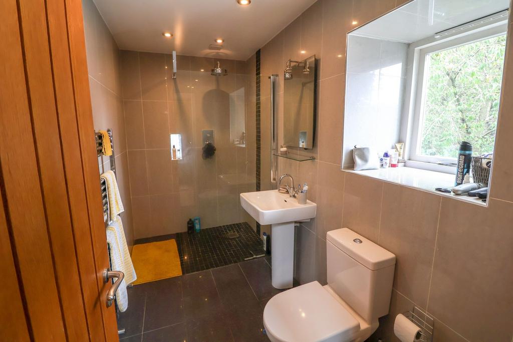 Ensuite