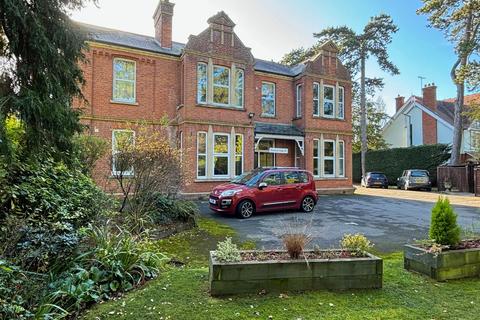 undefined, Hucclecote Road, Hucclecote Lodge, GL3