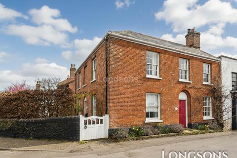 The Fairlands, Hingham
