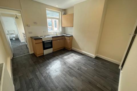 2 bedroom house to rent, Loughborough Avenue, Nottingham, NG2