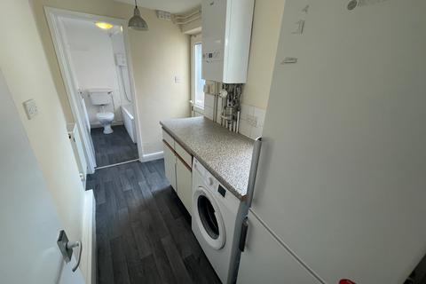 2 bedroom house to rent, Loughborough Avenue, Nottingham, NG2