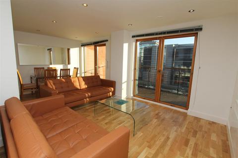 2 bedroom flat to rent, Mackenzie House, Leeds Dock