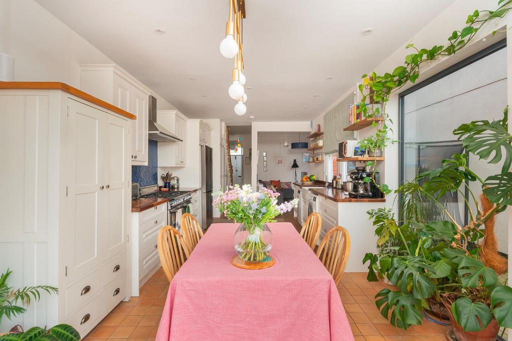 4 B4 RKE - Kitchen D.jpg