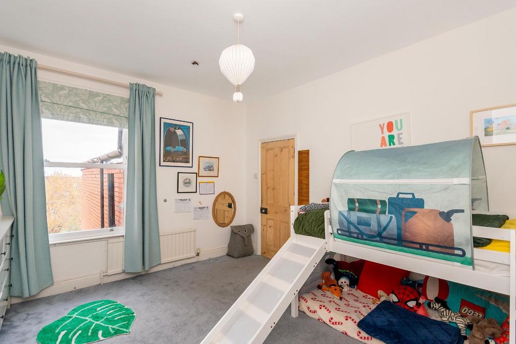 4 B4 RKE - Bedroom E.jpg