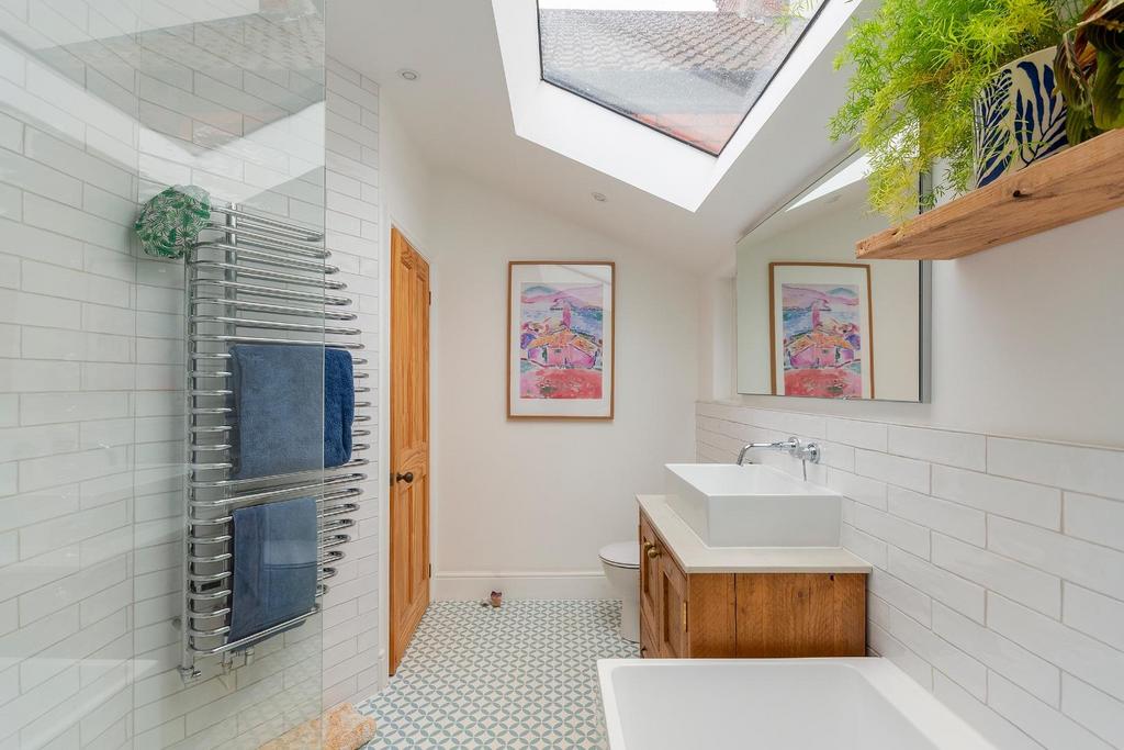 4 B4 RKE - Bathroom A.jpg