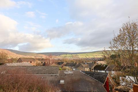 3 bedroom terraced house for sale, Quarry Close, Glossop SK13