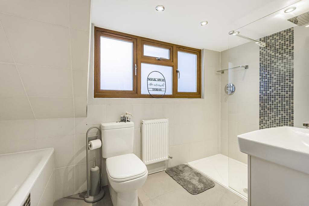 Bedroom 2 En-Suite
