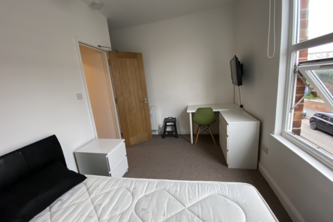 4 bedroom house for sale, Claude Street, Dunkirk NG7