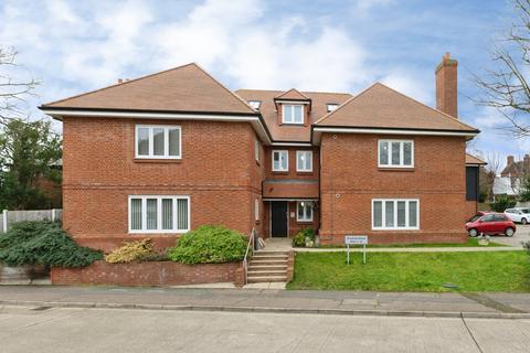 1 bedroom flat for sale, Locks Hill, Rochford, Essex, SS4