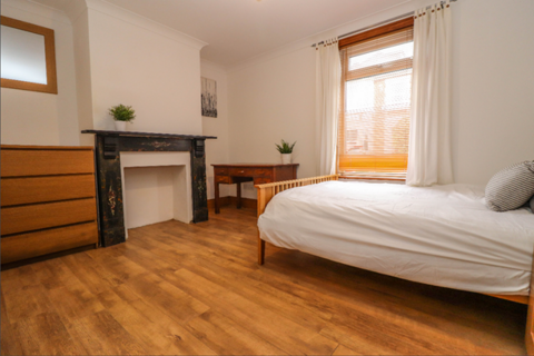 3 bedroom house to rent, Gordon Avenue, SO14