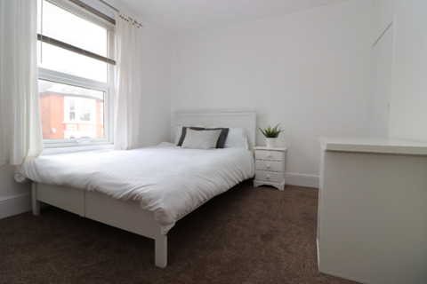3 bedroom house to rent, Gordon Avenue, SO14