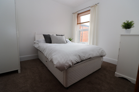 3 bedroom house to rent, Gordon Avenue, SO14