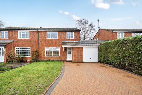 undefined, Paddock Court, Hook RG27