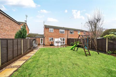 undefined, Paddock Court, Hook RG27