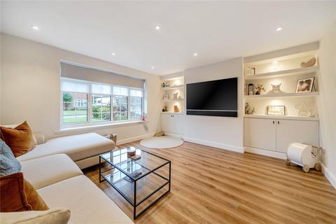 undefined, Paddock Court, Hook RG27