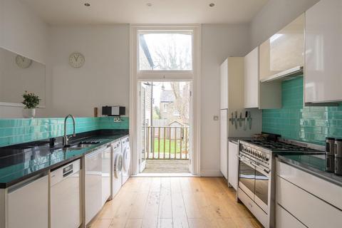 6 bedroom terraced house for sale, Dyne Road, London NW6