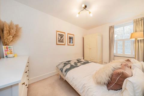 2 bedroom flat for sale, Fulham Road, London SW6