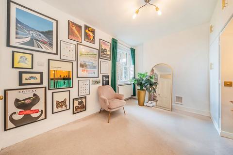2 bedroom flat for sale, Fulham Road, London SW6