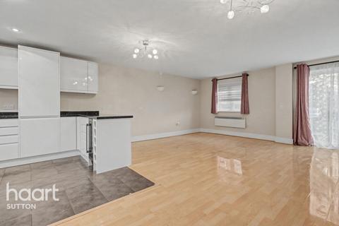2 bedroom apartment to rent, Lind Road, Sutton