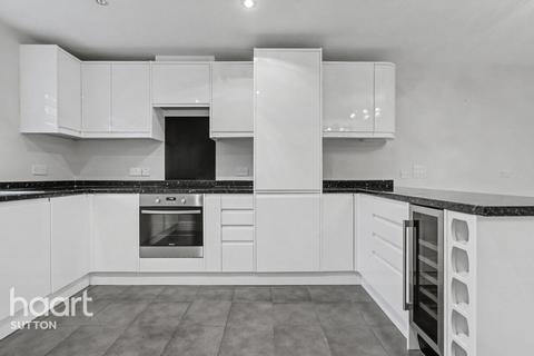 2 bedroom apartment to rent, Lind Road, Sutton