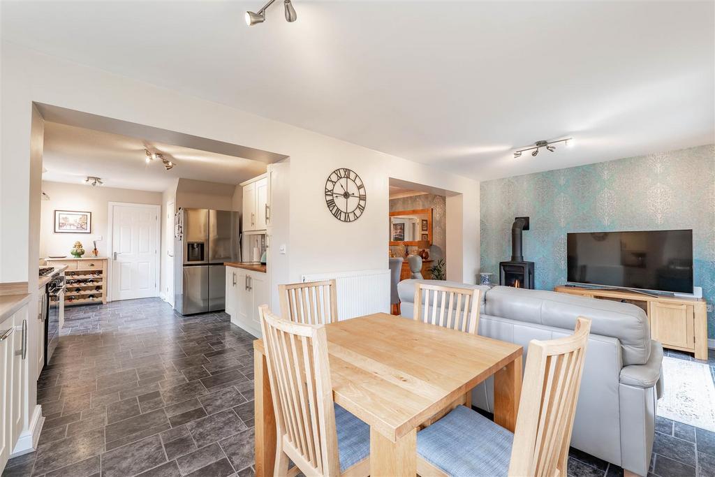 Kitchen/Breakfast Room
