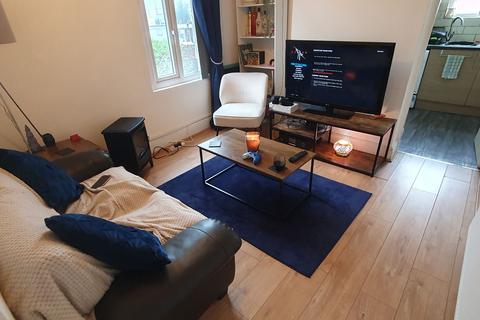 undefined, Flat 2, 152 Donald Street