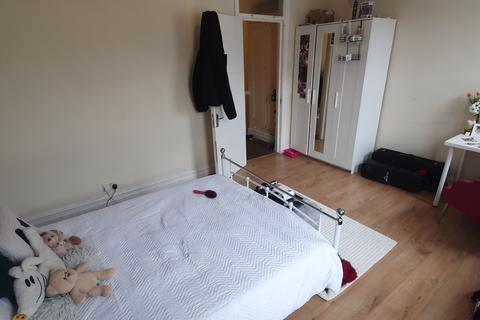 undefined, Flat 2, 152 Donald Street
