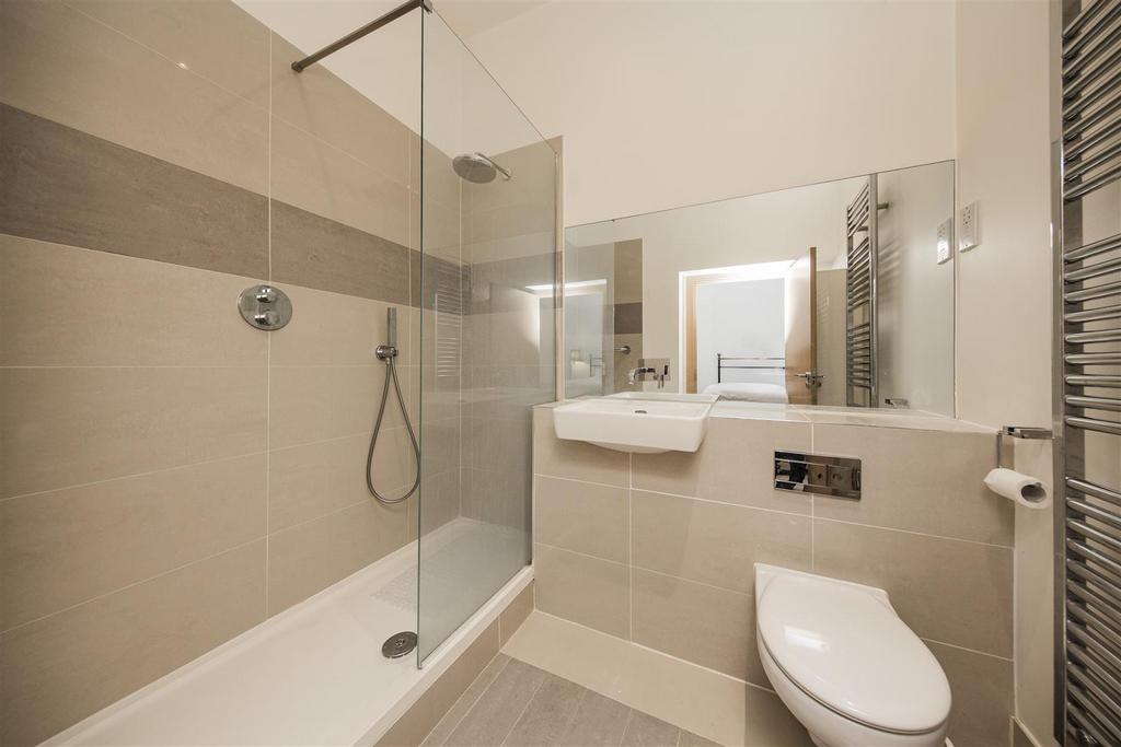 Ensuite to Second Bedroom