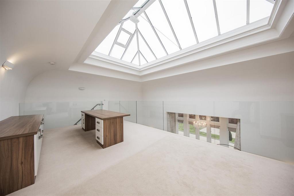 Mezzanine Office / Bedroom