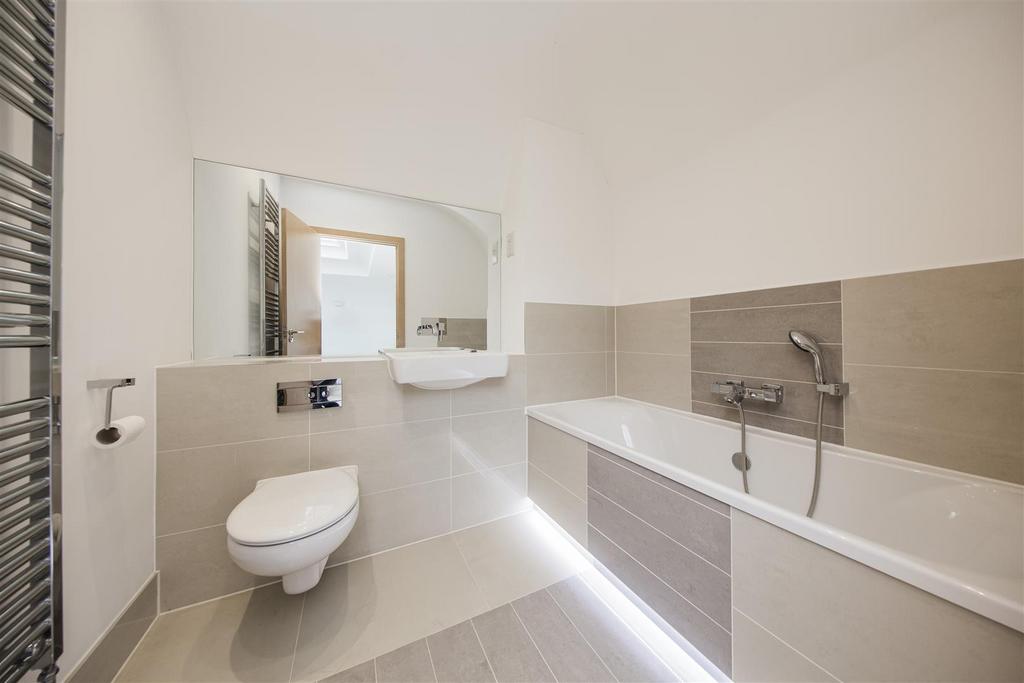 Mezzanine Bedroom Ensuite