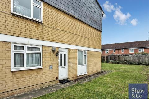 3 bedroom maisonette for sale, Eldridge Close, Feltham TW14