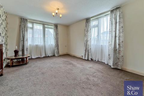 3 bedroom maisonette for sale, Eldridge Close, Feltham TW14