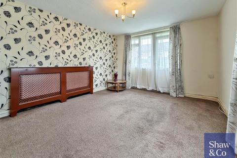 3 bedroom maisonette for sale, Eldridge Close, Feltham TW14
