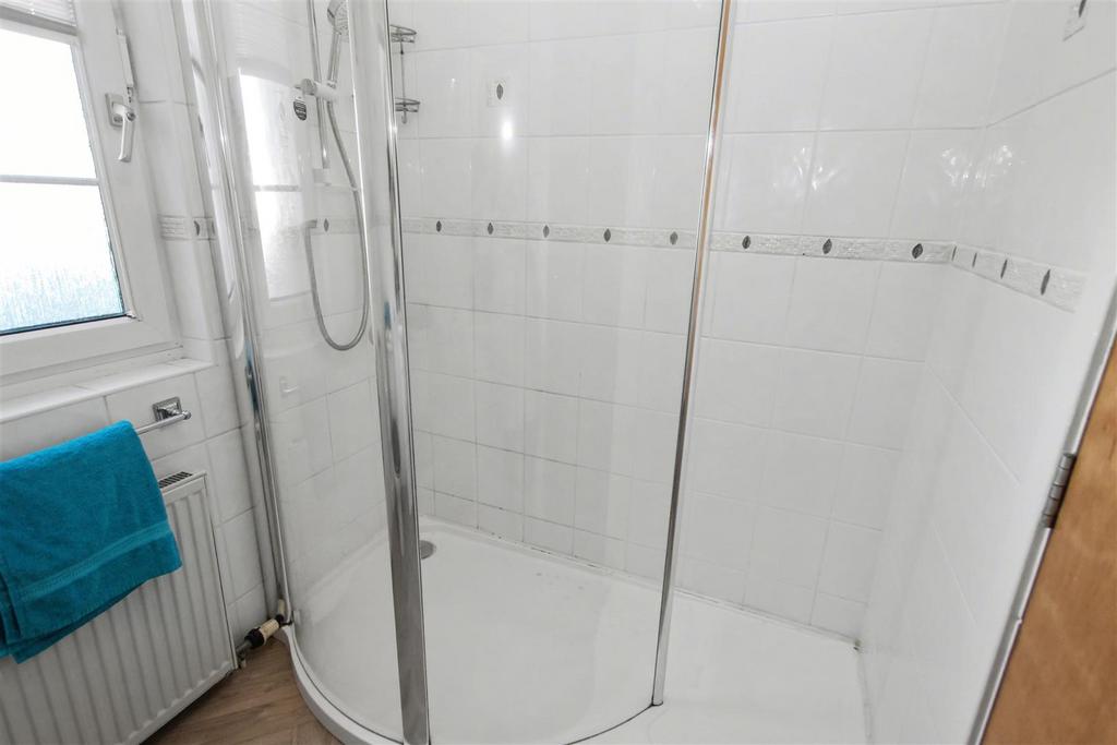 10 - Shower Room.jpg