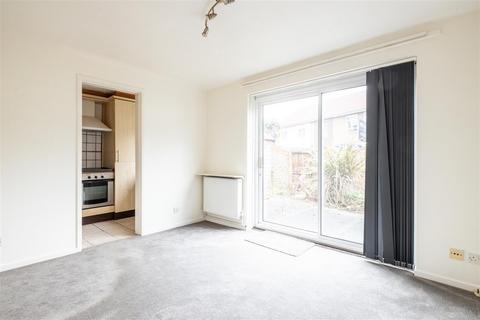 1 bedroom flat for sale, Gordon Close, Haywards Heath