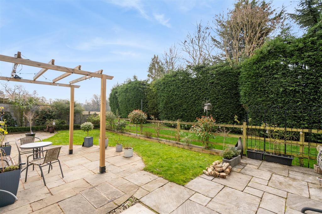 1 Meadow Lane 29.jpg