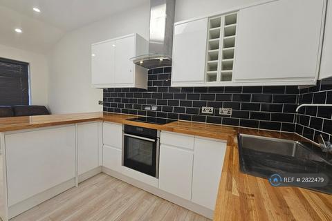 undefined, Waterloo Crescent, Wokingham, RG40