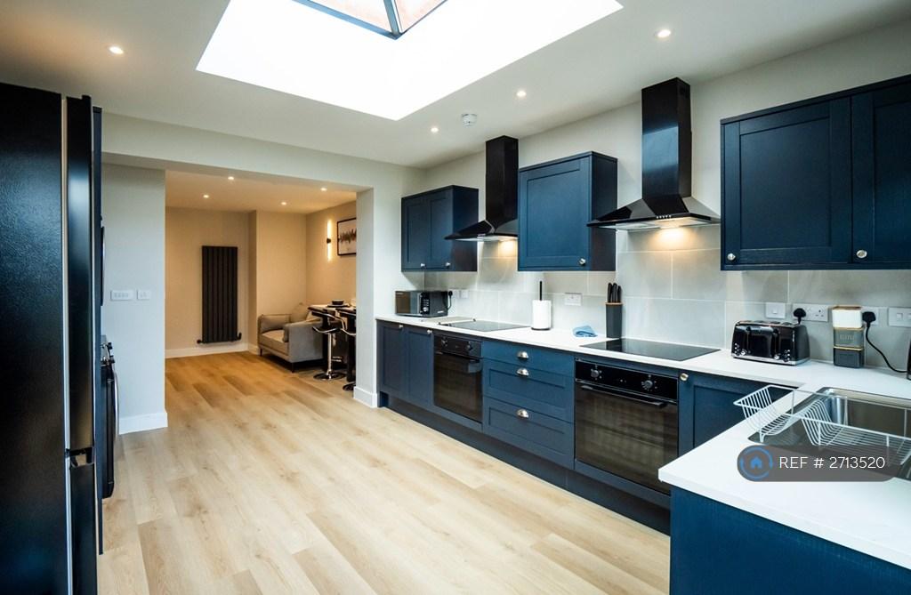 Professional House Share - All En-Suite
