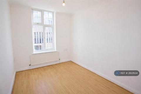 2 bedroom flat to rent, High St, Ilford, IG6