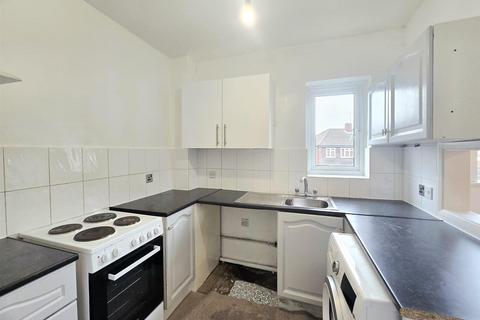 1 bedroom flat to rent, Flat 4 Della Court GR, Enfield EN3