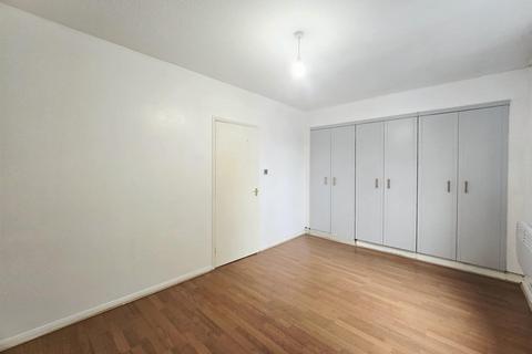 1 bedroom flat to rent, Flat 4 Della Court GR, Enfield EN3