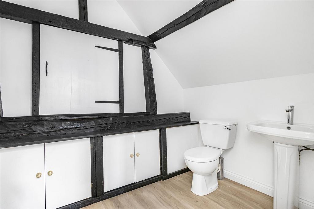 1st Floor WC &amp; Utility