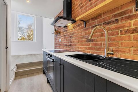 1 bedroom terraced house to rent, Crown Street, Harrow on the Hill HA2 0HR