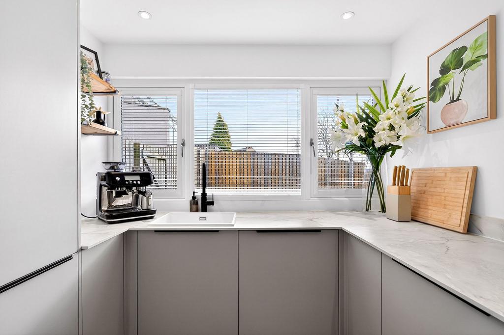 Open Plan Kitchen and Lounge