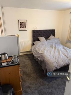 undefined, Laurels Road, Iver, SL0