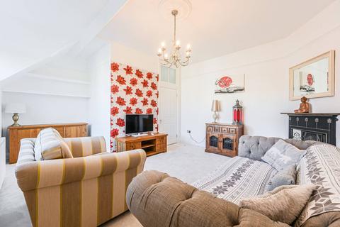 2 bedroom flat for sale, Widmore Road, Bromley, BR1
