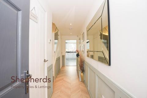 4 bedroom end of terrace house for sale, Dewhurst Road, Cheshunt EN8