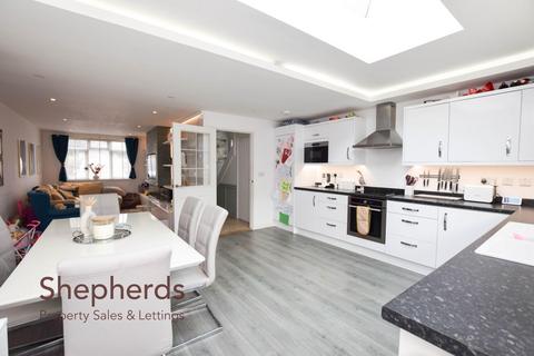 4 bedroom end of terrace house for sale, Dewhurst Road, Cheshunt EN8