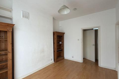 1 bedroom flat for sale, Flat 2, 56 Clapham Road, London, Lambeth, SW9 0JQ