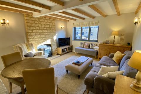 3 bedroom townhouse for sale, Parkland Mews, Stow-on-the-Wold